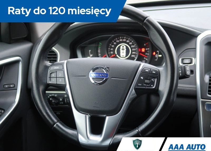 Volvo XC 60 cena 77000 przebieg: 134321, rok produkcji 2015 z Czeladź małe 121